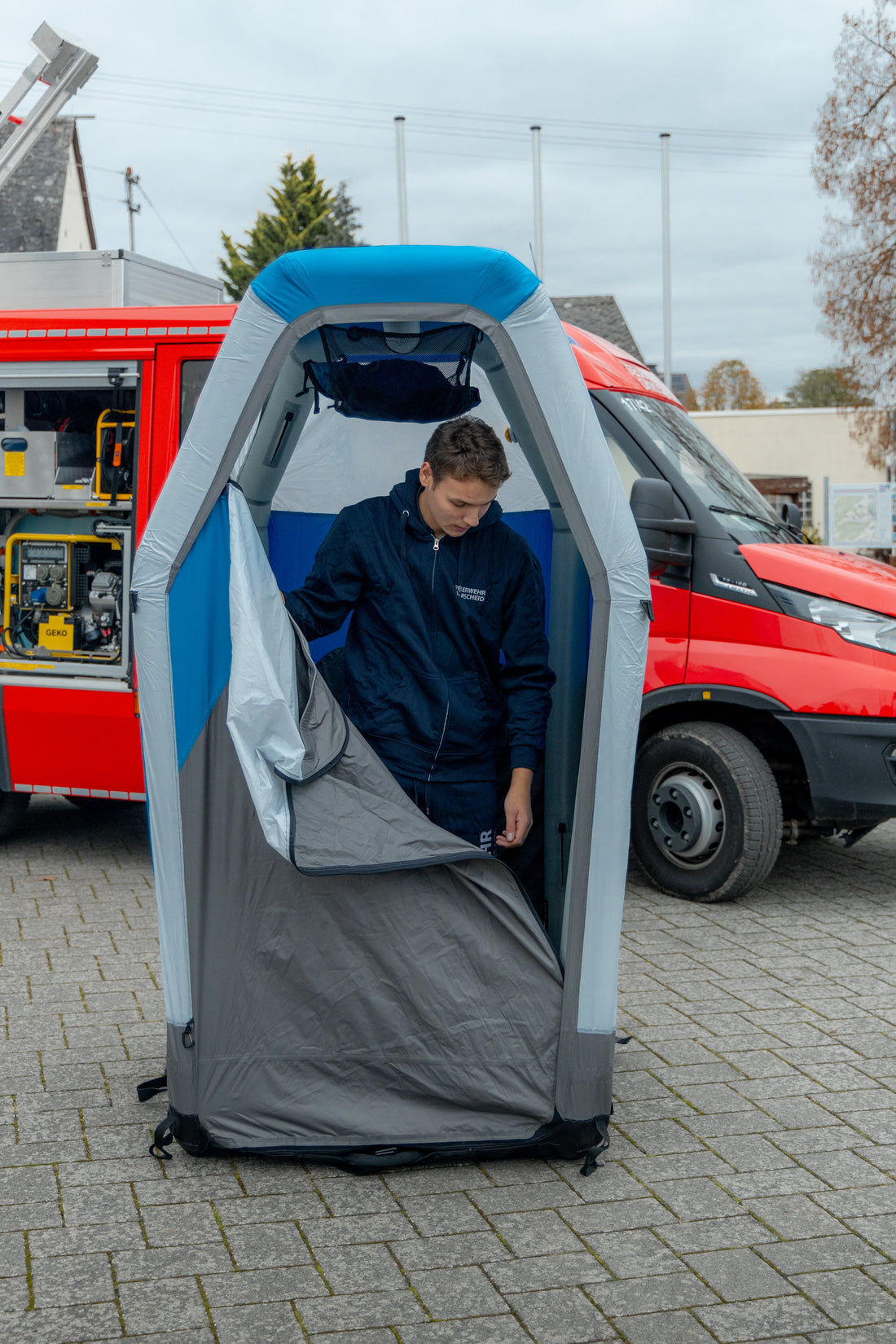Einsatzhygiene optimieren: Die easyToilet SOS als mobile Umkleide
