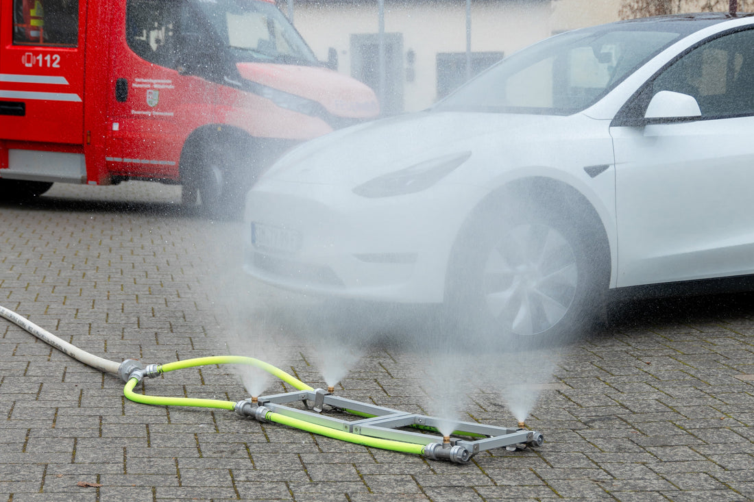 Warnung: Brandbegrenzungsdecken bei Elektrofahrzeugen können Explosionsgefahr erhöhen – Fire Safety Research Institute informiert