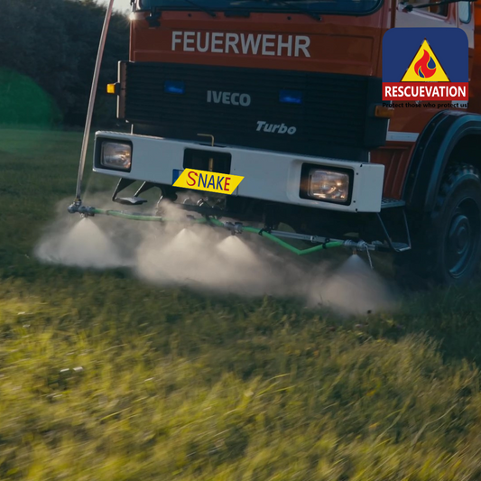 SnakE Nachrüstsprühbalken mit D-Schlauch für die Feuerwehr bei der Waldbrandbekämpfung im Pump and Roll Betrieb