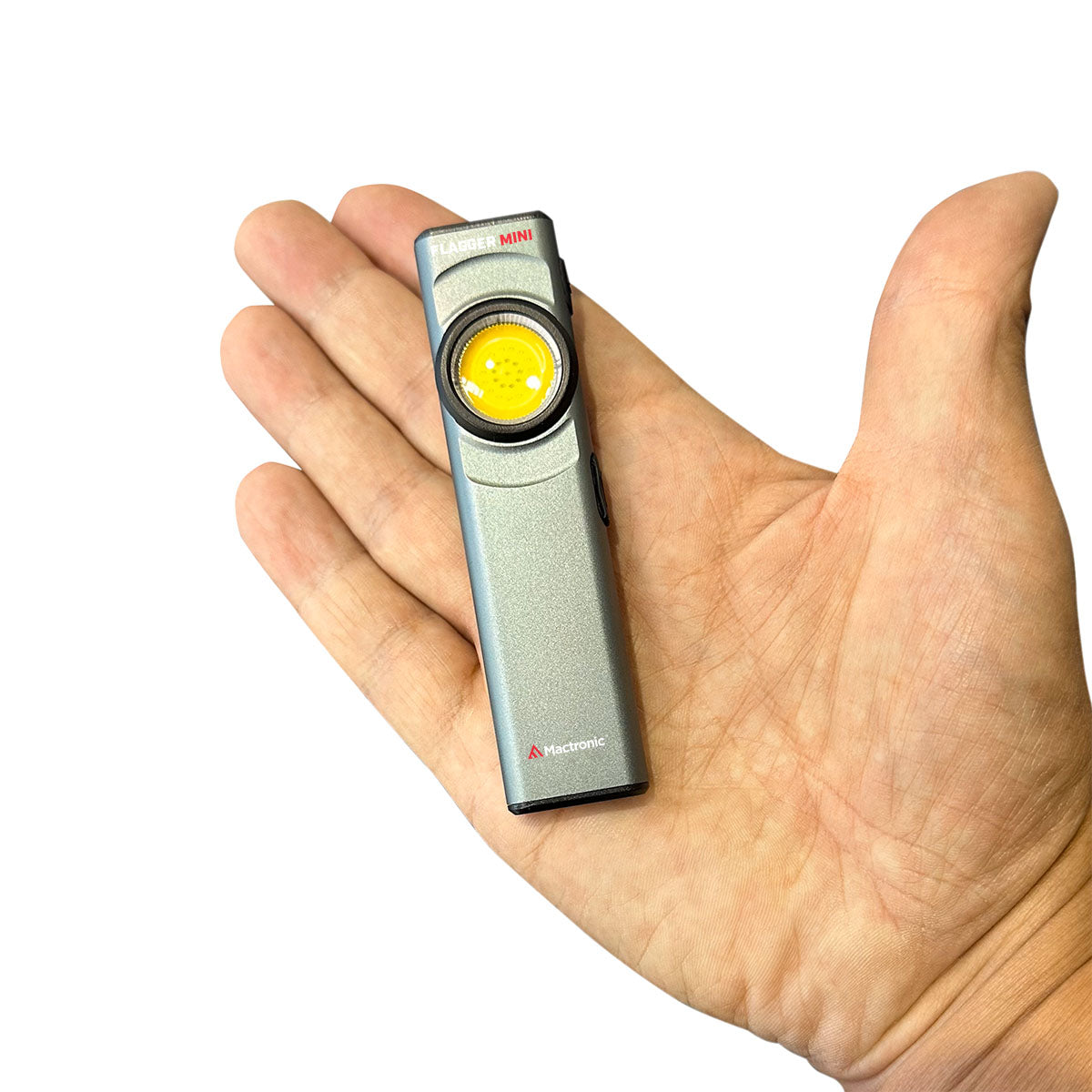Mactronic Flagger Mini PHH0134 Handtaschenlampe freigestellt – Produktfoto Nr. 6 mit 500 lm, IPX4