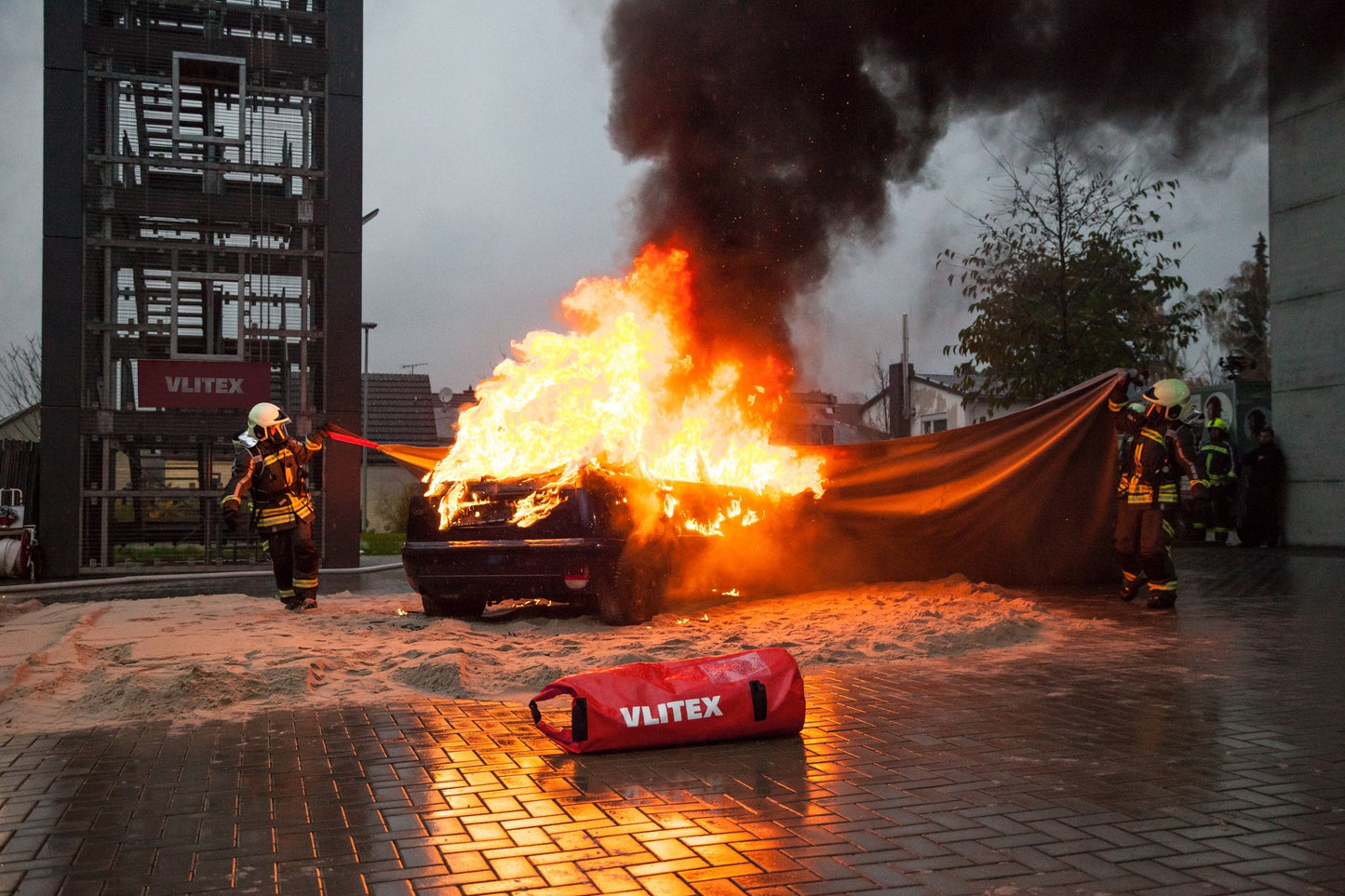 Vlitex PREMIUM Brandbegrenzungsdecke im Realeinsatz an Akku-Werkzeug