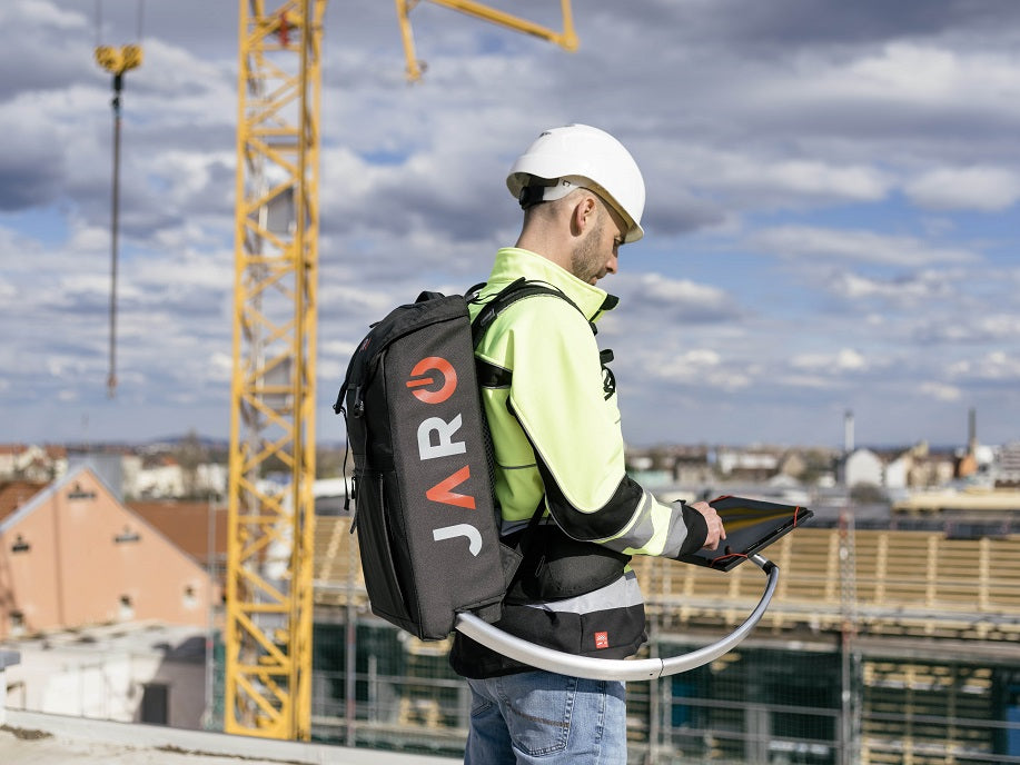 JARO:ONE – The multifunctional backpack with extendable tablet holder