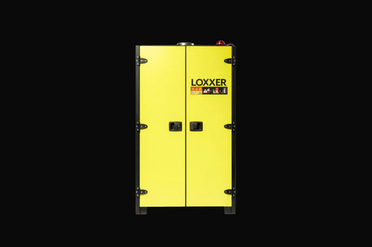 LOXXER LOXK2000 VDMA Schrank mit geöffneten Doppeltüren und Ladeleisten