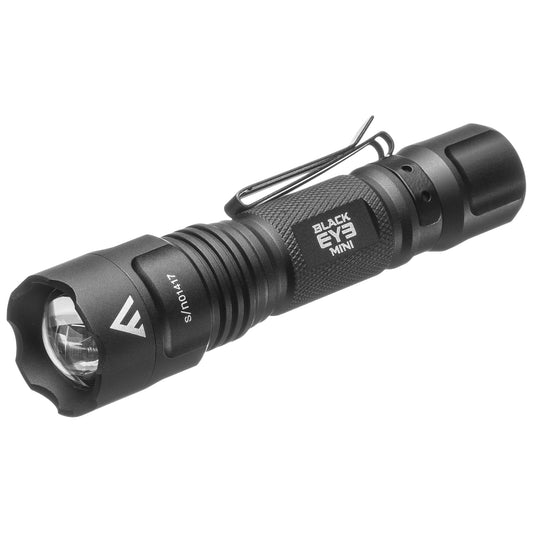 Mactronic Black Eye Mini Handtaschenlampe freigestellt – Produktfoto Nr. 1 auf weissem Hintergrund