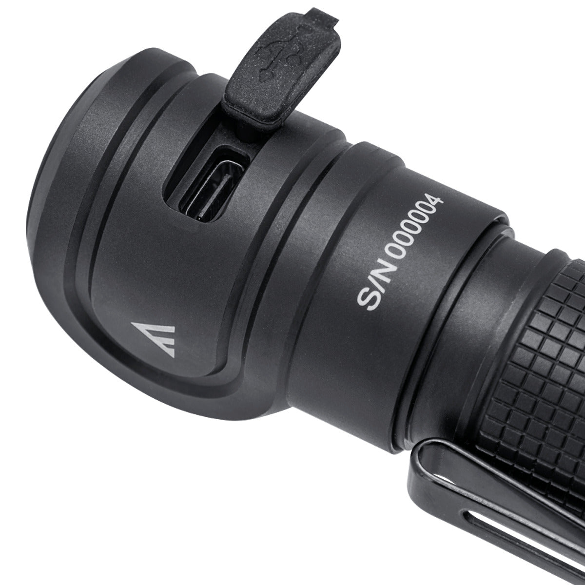 Mactronic Black Eye R40 THL0060 Handtaschenlampe freigestellt – Produktfoto Nr. 8 mit 4000 lm, IPX8