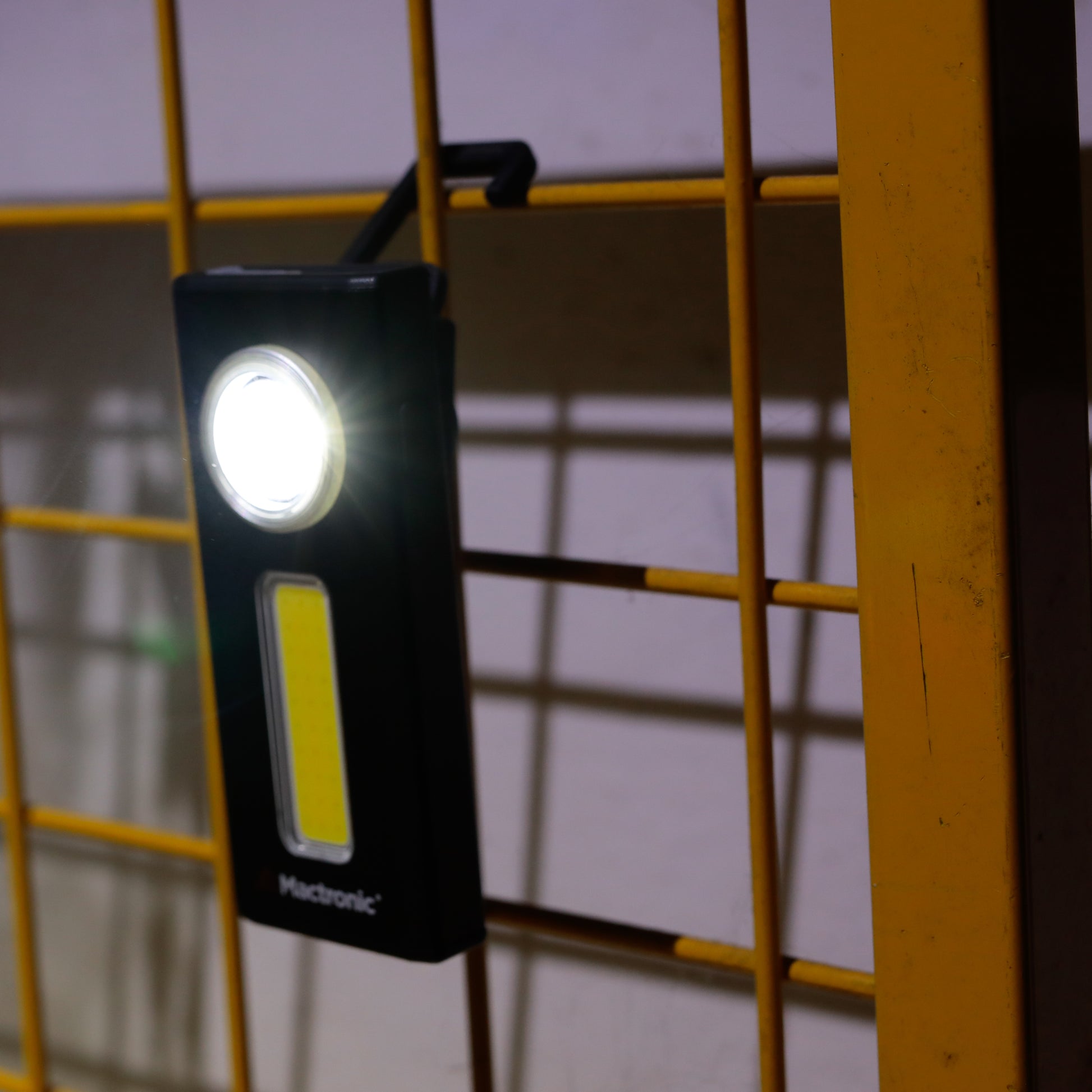 Mactronic Flagger 650 PHH1073 Handtaschenlampe im Einsatz – Anwendungsbild Nr. 3 mit 500 lm, IPX4