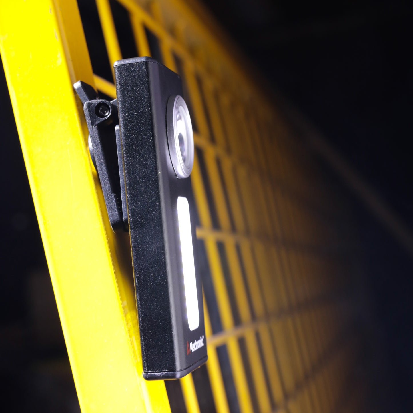 Mactronic Flagger 650 PHH1073 Handtaschenlampe im Einsatz – Anwendungsbild Nr. 4 mit 500 lm, IPX4