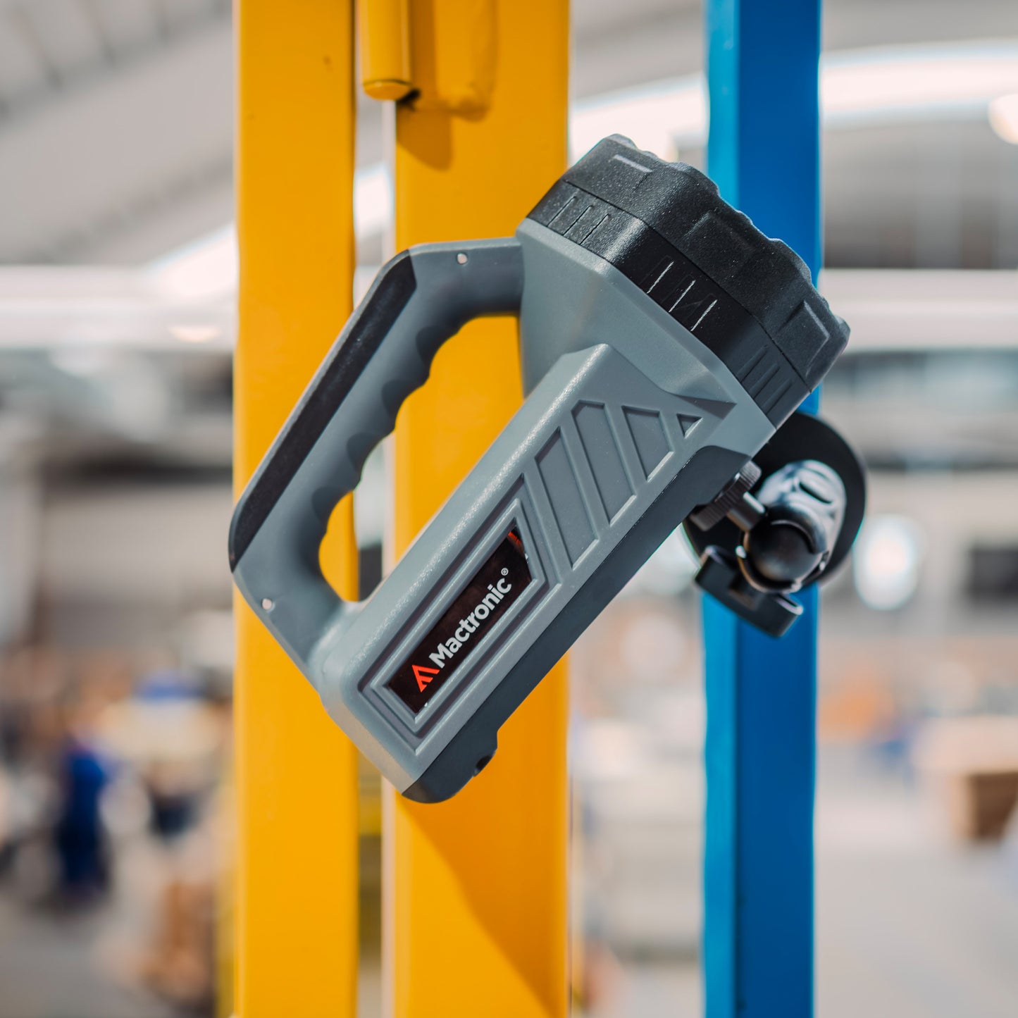 Mactronic Flagger MAX Suchscheinwerfer im Einsatz – Anwendungsbild Nr. 4 mit 1800 lm