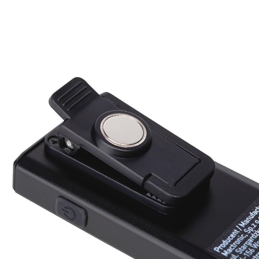 Mactronic Flagger Handtaschenlampe freigestellt – Produktfoto Nr. 3D auf weissem Hintergrund