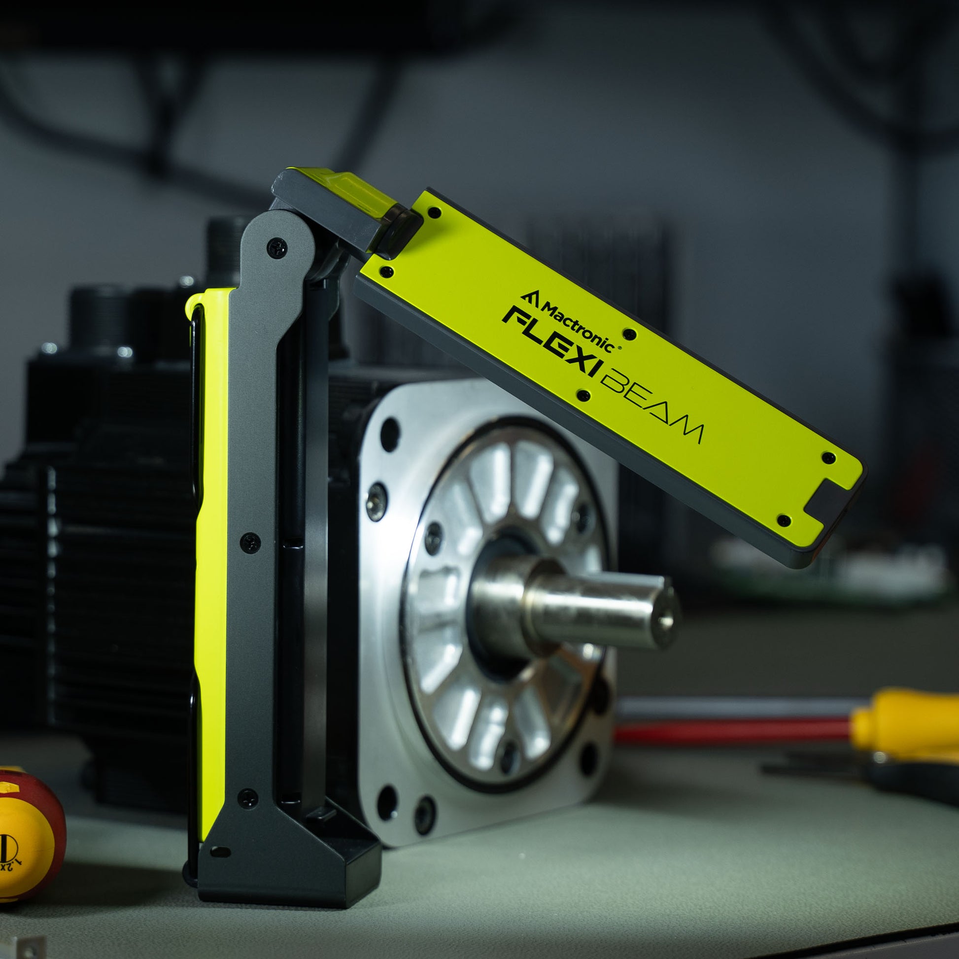 Mactronic Flexi Beam PWL0091 Arbeitsleuchte im Einsatz – Anwendungsbild Nr. 11 mit 600 lm, IP64
