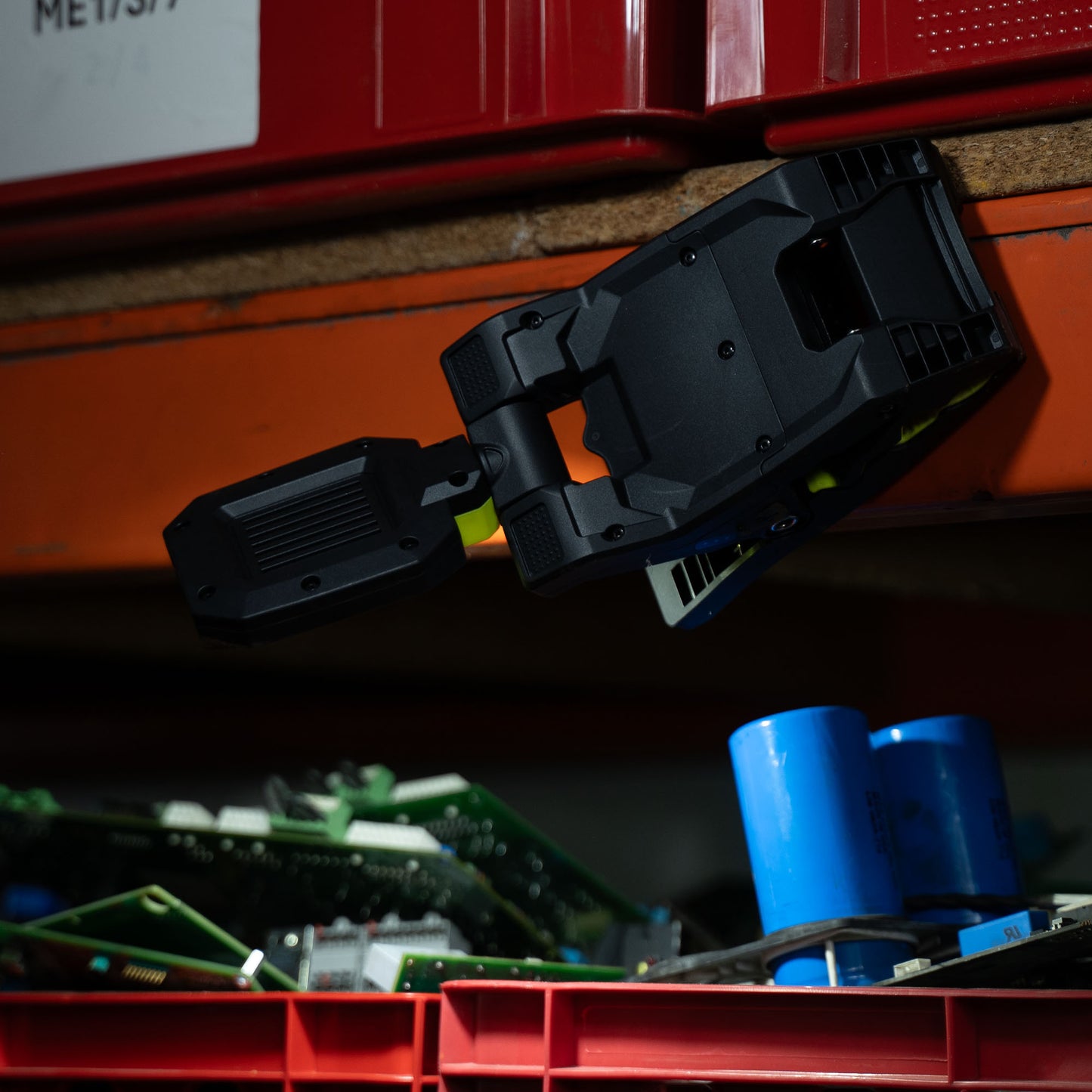 Mactronic Gator Grip PWL0112 – Arbeitsleuchte mit Klemme und Magnet, 1700 lm, IP65 – Ansicht 10