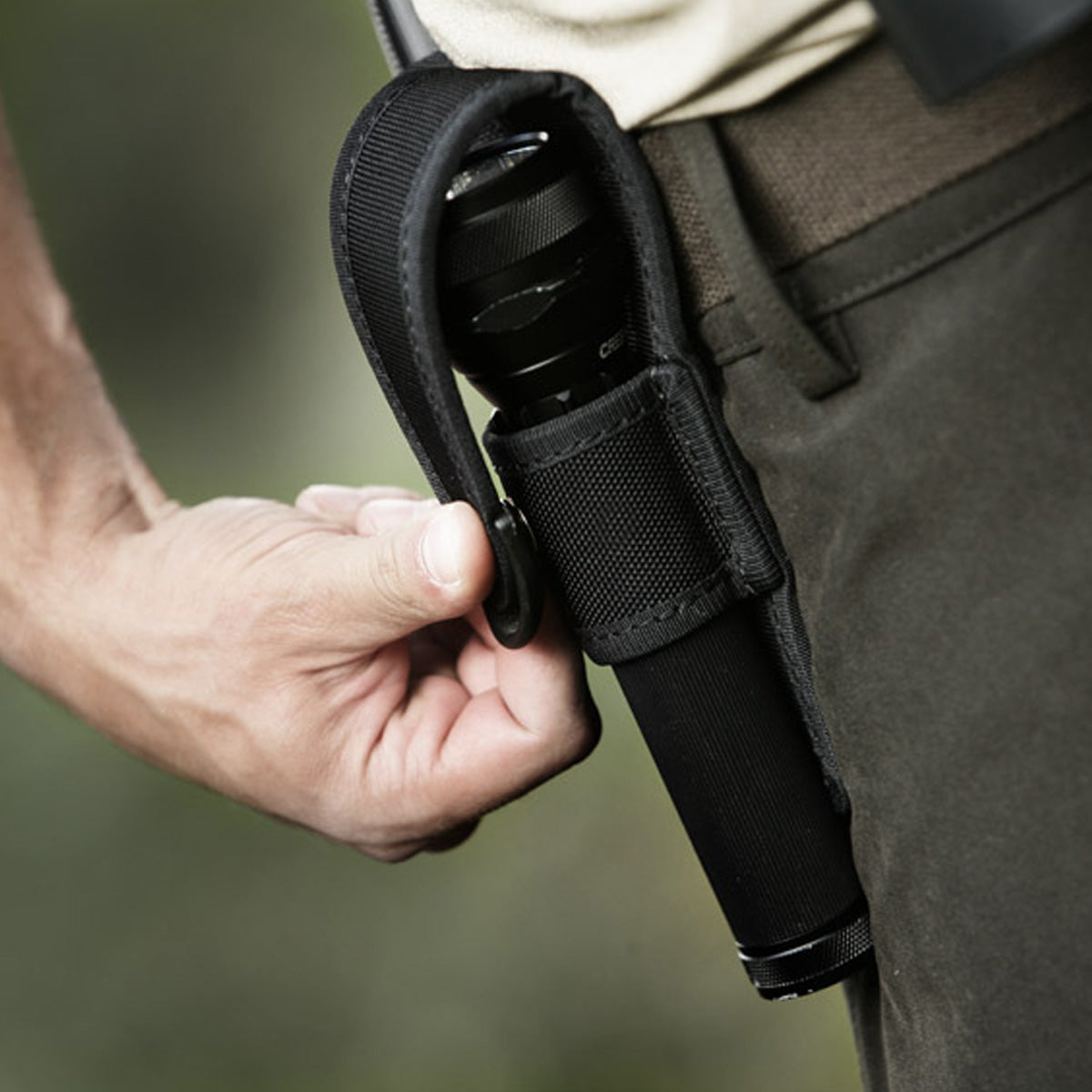 Mactronic Patrol LTD THH0055 – Profi-Taschenlampe für Strafverfolgung mit Doppelschalter, 1000 lm, IP68 – Ansicht 14