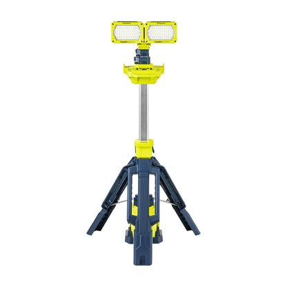 Mactronic Tower Beam von vorn mit ausgeklappten Stativbeinen und beiden Leuchtenköpfen nebeneinander