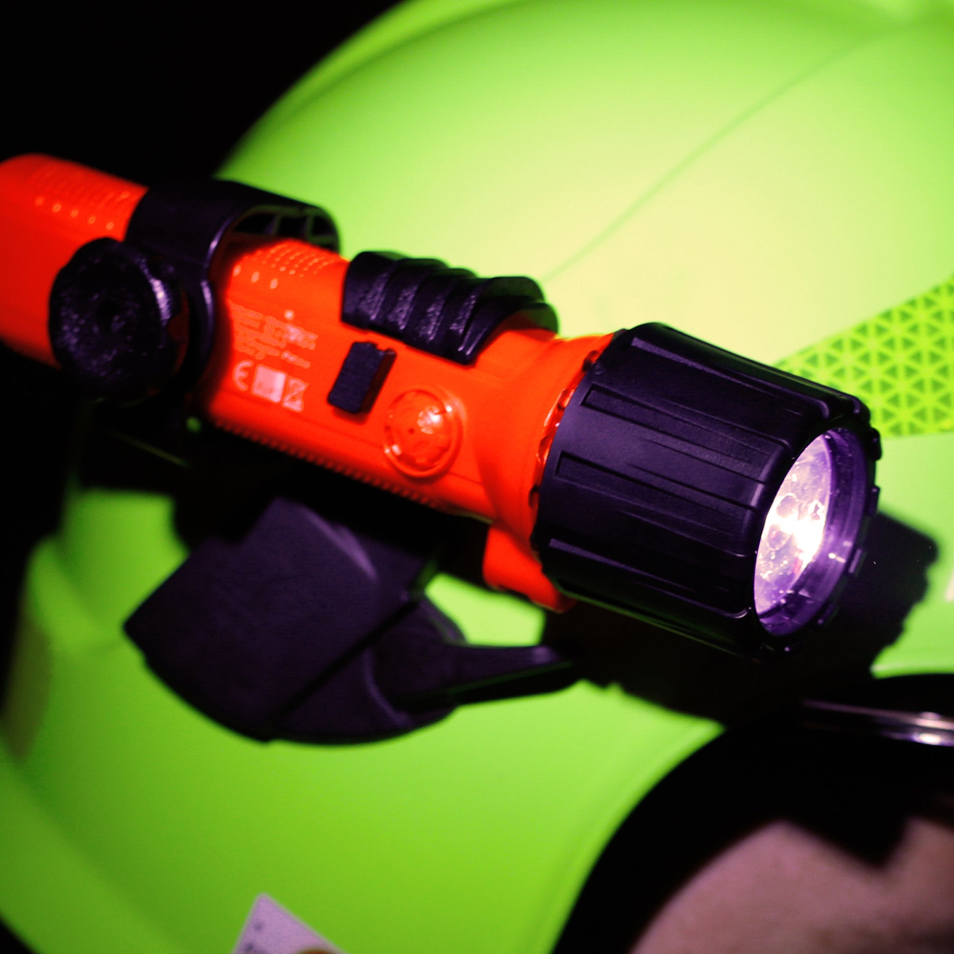 Mactronic M-FIRE 03 HL – ATEX-Taschenlampe | 400 lm | IPX7 | Zone 0 | Feuerwehr