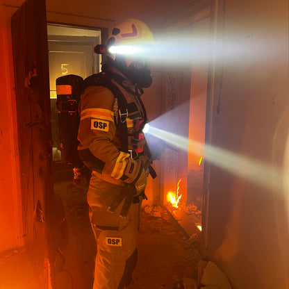 Mactronic M-FIRE GUARDIAN XR – ATEX-Winkelleuchte mit Rotlicht | 240 lm | IP67 | Zone 0 | Wiederaufladbar – Rückansicht