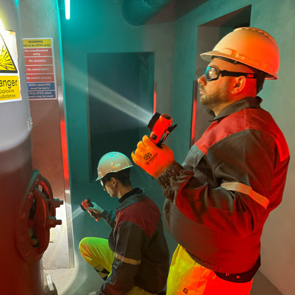 Mactronic M-FIRE GUARDIAN XR – ATEX-Winkelleuchte mit Rotlicht | 240 lm | IP67 | Zone 0 | Wiederaufladbar – Ansicht 10