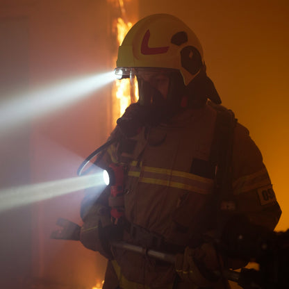 Mactronic M-FIRE GUARDIAN XW – ATEX-Winkelleuchte mit Weißlicht-Flutlicht | 240 lm | IP67 | Zone 0 | Wiederauflad – Ansicht 5